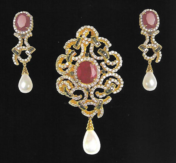 Pendant Earrings Set With Diamonds