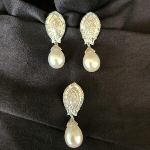 Pendant Earrings With Diamonds & Pearls